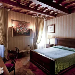 https://castle-of-glamour-xvi-century-luxury-apartments.it-romehotels.com