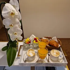 https://cuma-suites.it-romehotels.com